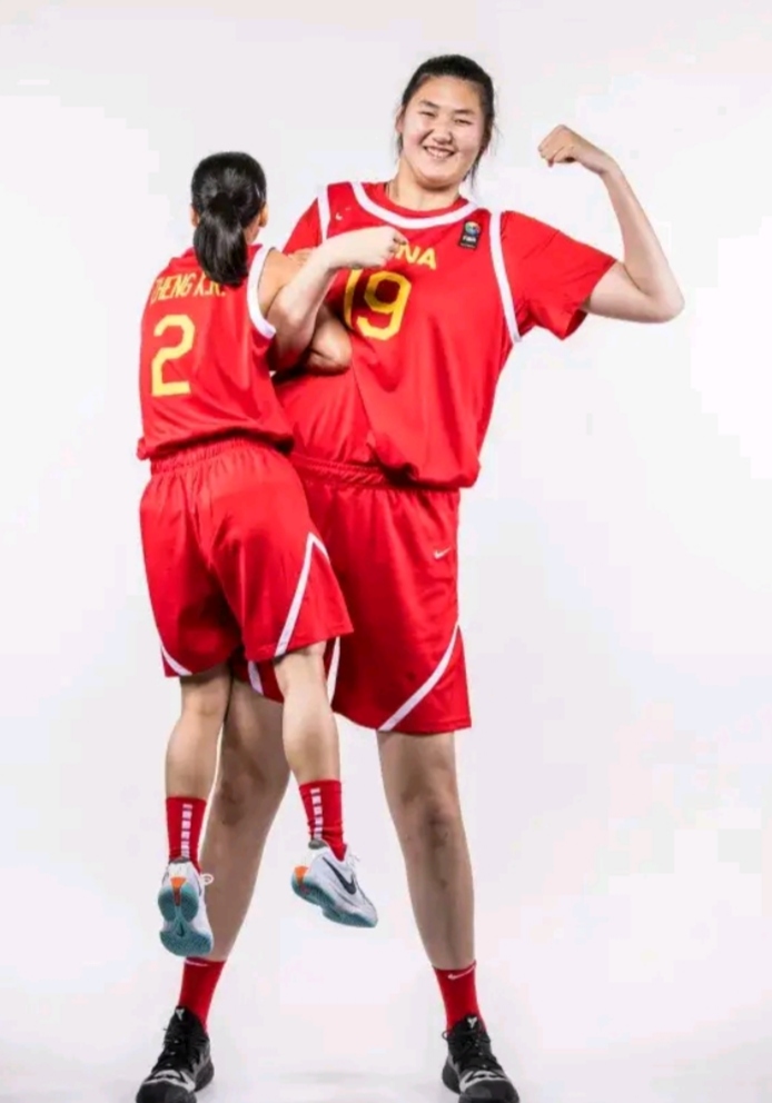 小鬼当家！杨舒予扮演后场核心翟若云+罗欣棫太惊艳