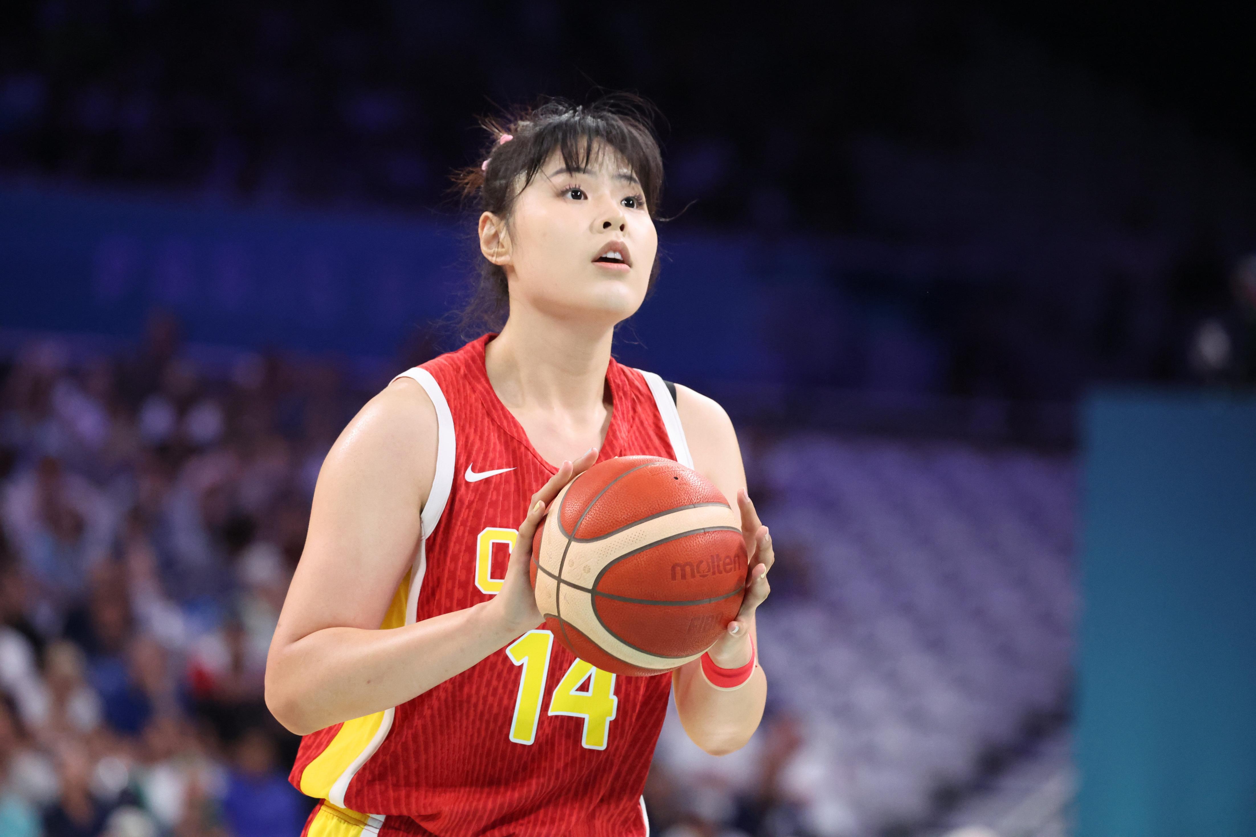 21年女篮亚洲杯回顾：李月汝16分11板，中国不敌日本